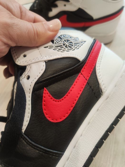 Кросівки Jordan Black Red White 36р.
