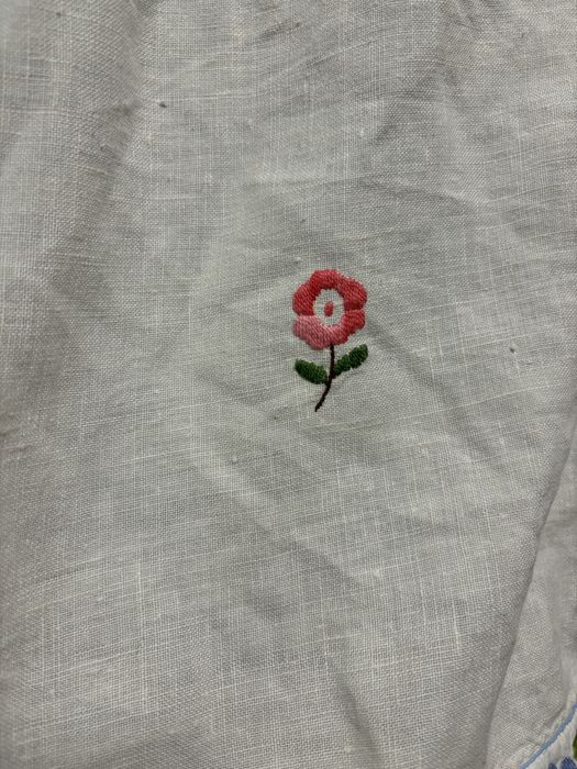 Colcha de linho bordada à mão com 135x190 + 55 cm de folho