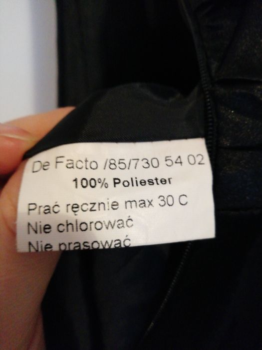 Suknia wieczorowa regulowane ramiączka