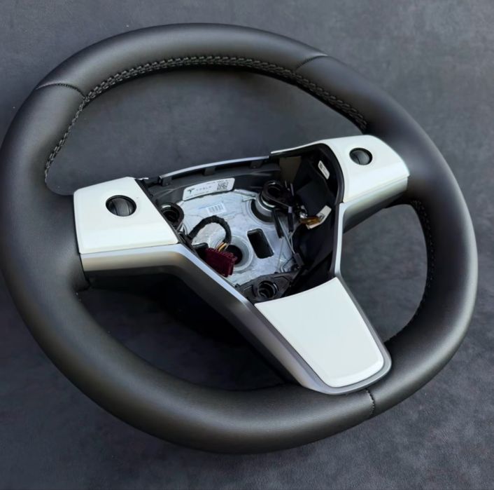 Перетяжка керма Tesla Model  Y Model 3 перешивка руля