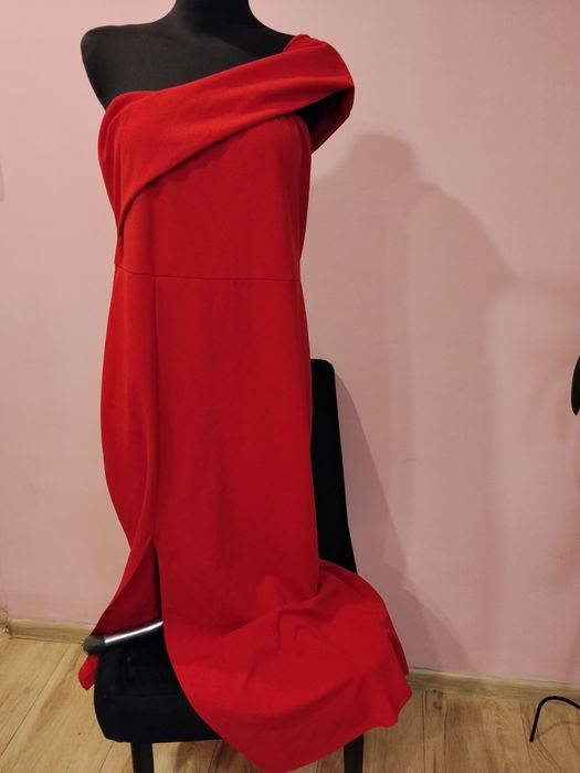 Długa suknia wieczorowa