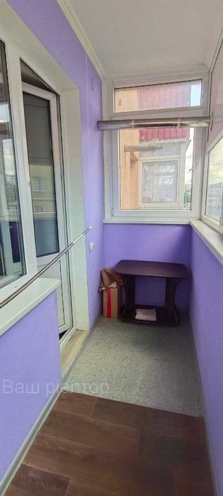 Продам 1к кв пр-т Свободи з А\О 2поверх!