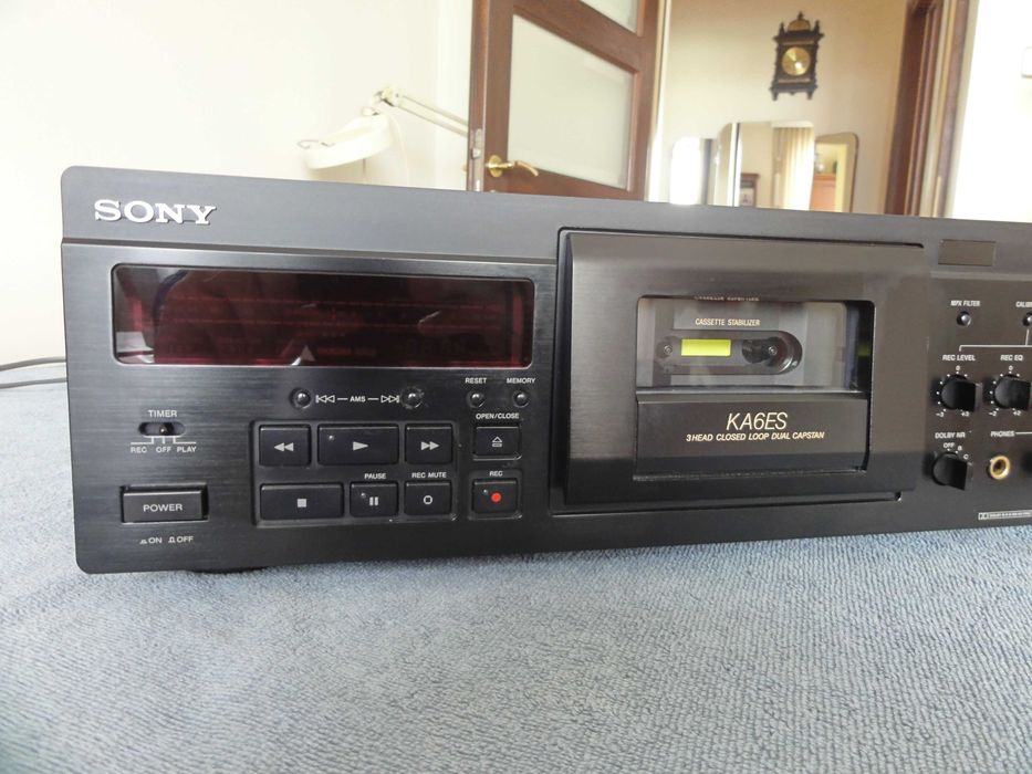 Magnetofon kasetowy Sony TC-ka6es, pilot sony RM-J701.