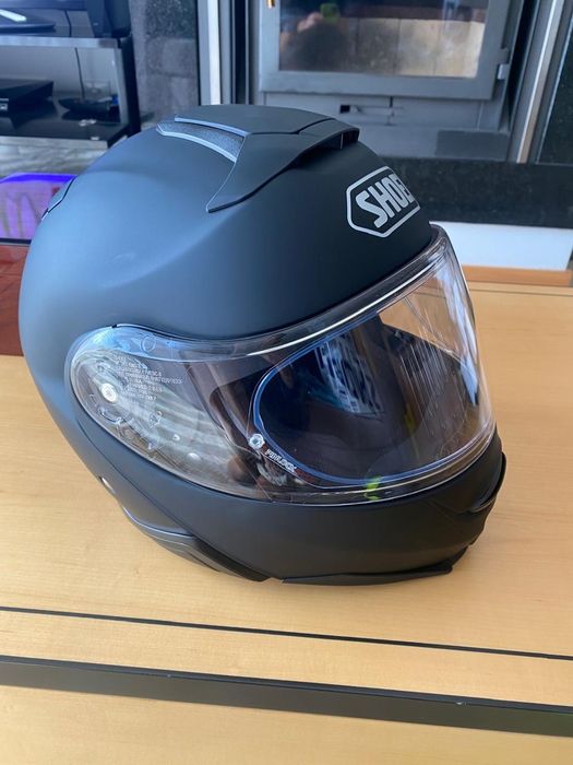 Capacete modular Shoei Neotec II + intercomunicador Sena SLR2 com viseira suplente espelhada