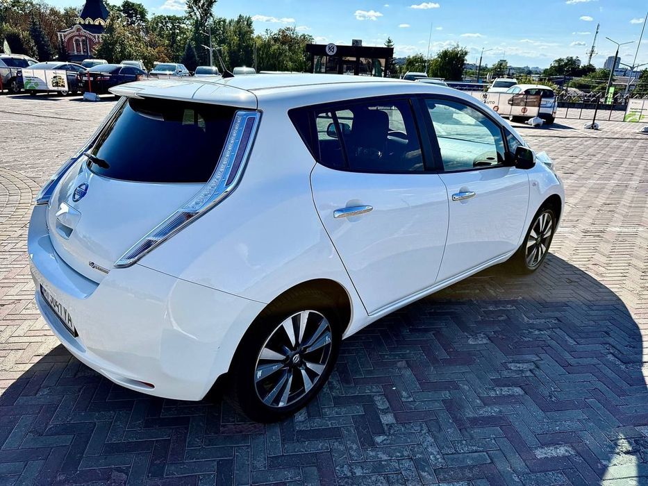 електромобіль Nissan leaf 30квт