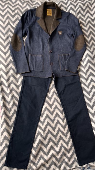 Джинси і кофта на підлітка