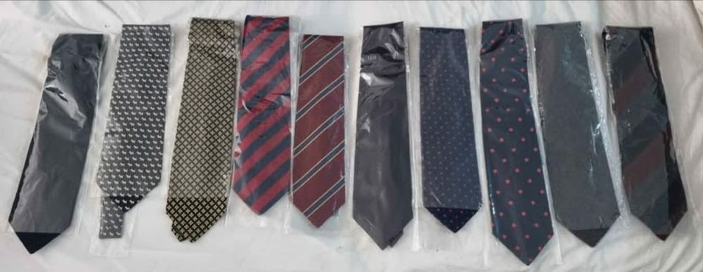 Gravatas várias em bom estado valor cada