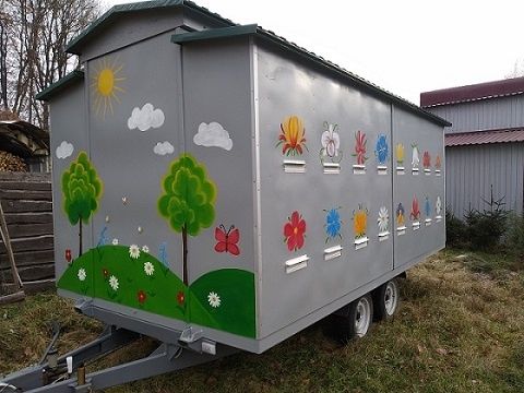 Бджолопавільон.  " БДЖОЛИ  НА КОЛЕСАХ ".