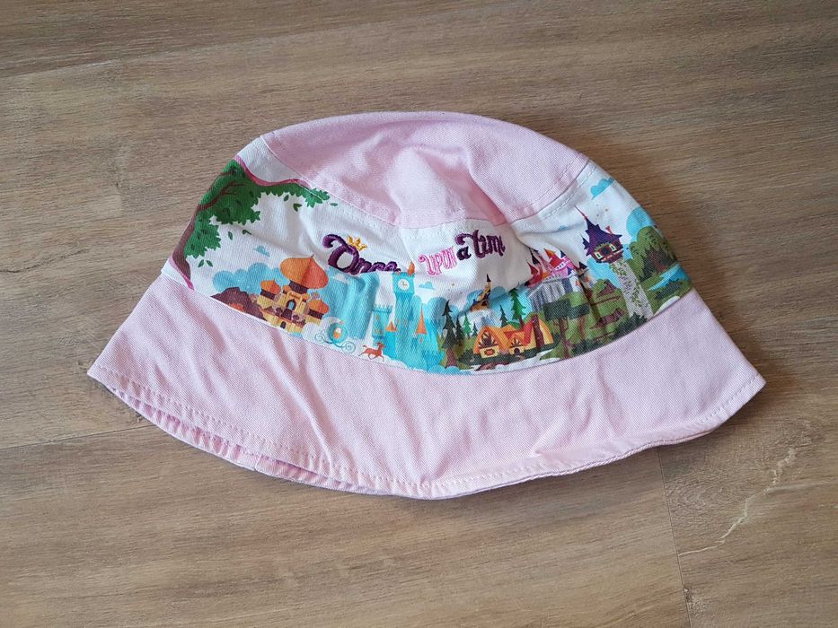 Różowy bawełniany kapelusz bucket hat DisneyParks Once Upon a Time58cm