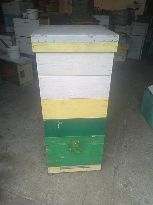 Продам 50 вуликів з рамками