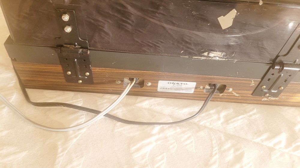 Gira  discos    LP - MODELO Y100  E SINTONIZADOR