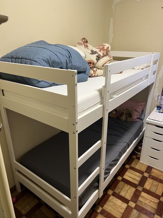 Cama IKEA MYDAL 90x200 cm