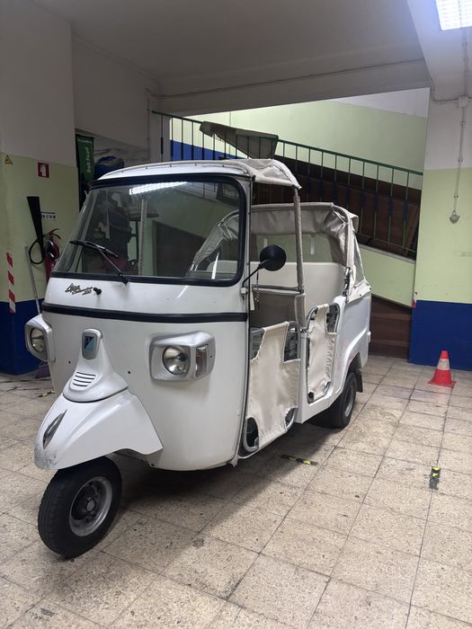Piaggio Ape Calessino 200 (tuktuk)