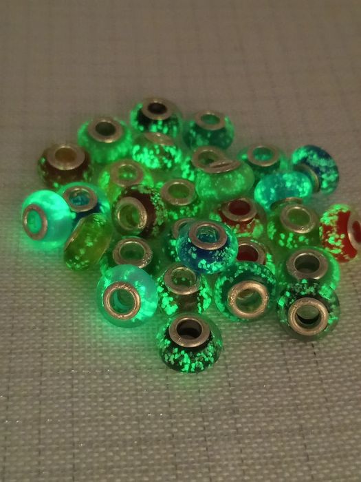 Charms świecący w ciemności do bransoletki modułowej