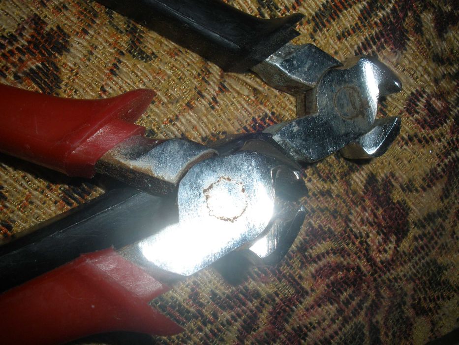 Новый инструмент-кусачки,пласкогубцы,галочка,ключи. -сделаны в СССР ...