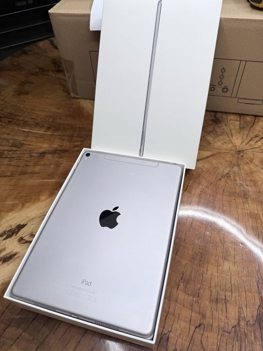 iPad Pro 9,7” 32GB Wi-Fi + Cellular | Space Gray | komplet