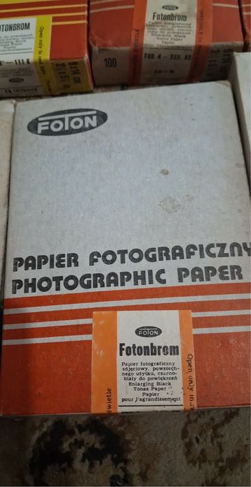 5 papierow fotograficznych czarno bialych