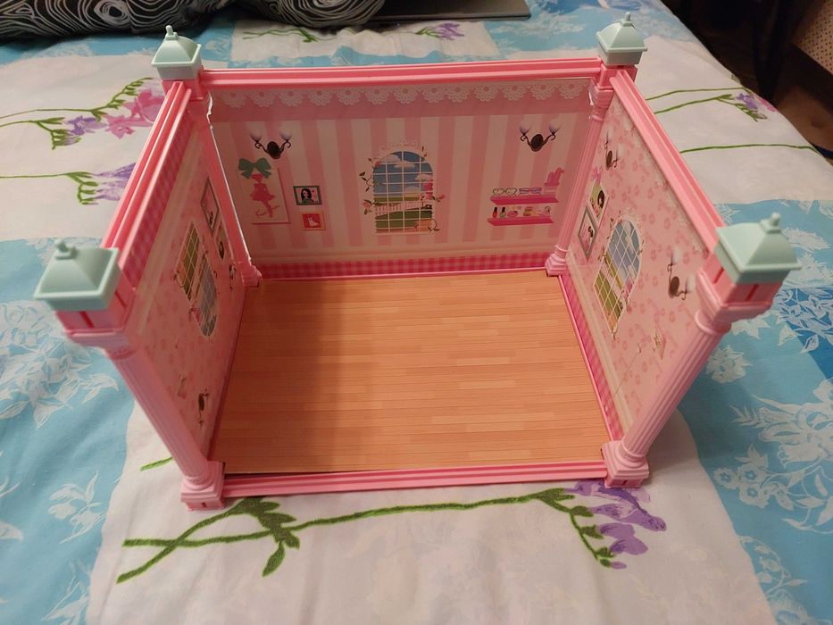 Домик для ляльок,новий