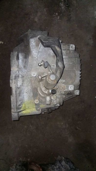 КПП коробка передач Opel Combo 1.3 JTD 1.3 CDTI 55193621 M20 M32 астра