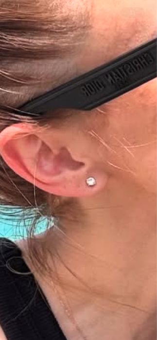 Продам серьги с бриллиантами природными