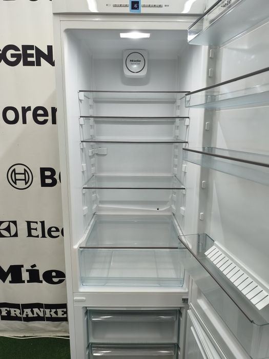 Двокамерний холодильник Miele KFN 29132 D ws