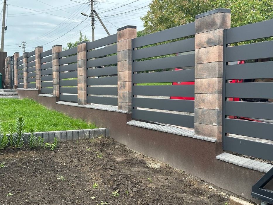 Монтаж паркану огорожі Луцьк( жалюзі, шахети, ранчо, профнастил)