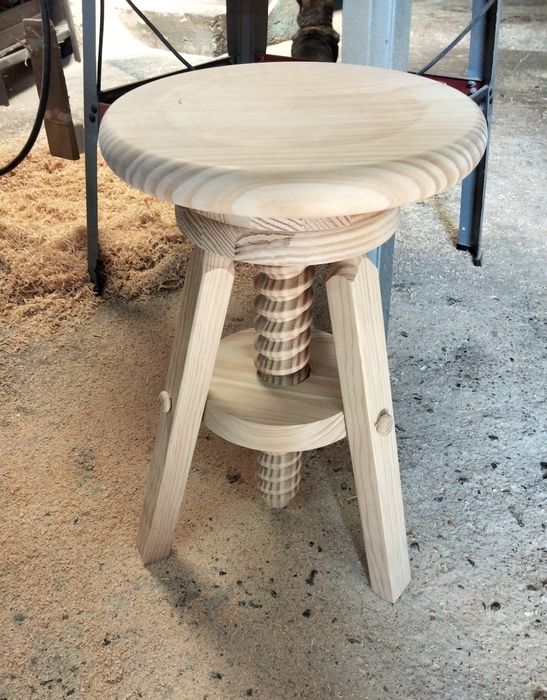 Banco de rosca pinho