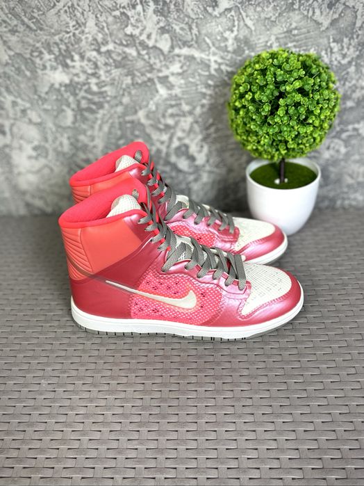 Nike Hyperfuse Dunk кроссовки 39 размер женские спортивные розовые