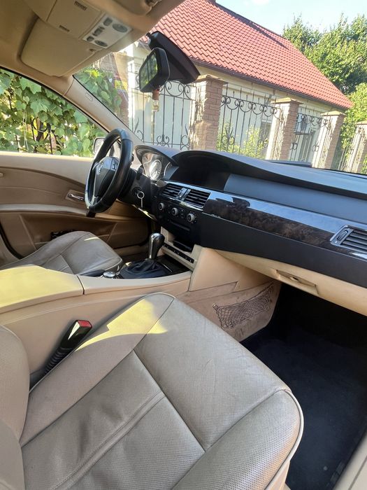BMW E60 530i офицал