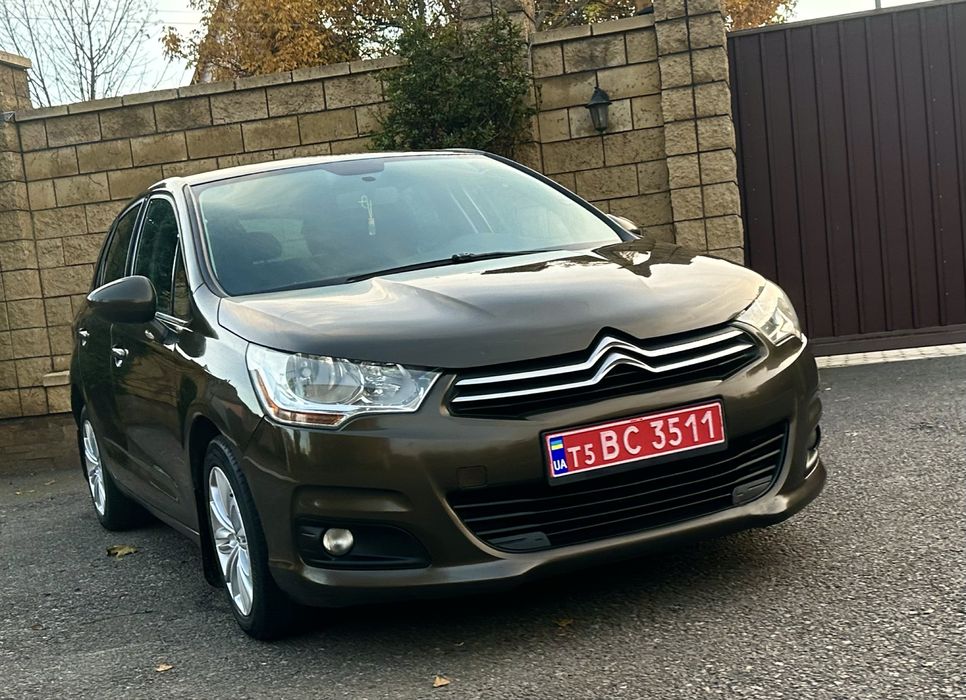 Citroen C4 Сітроен хетчбек  рестайлінг  Ситроен 1,6 дизель