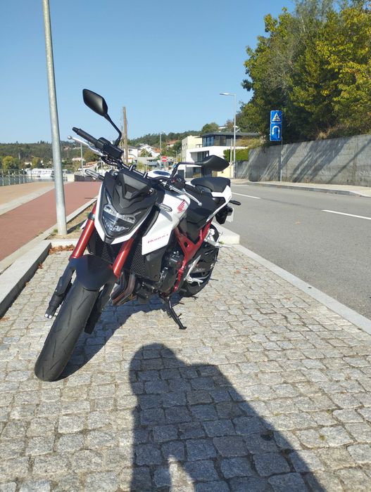 Honda CB 750 Hornet irrepreensível