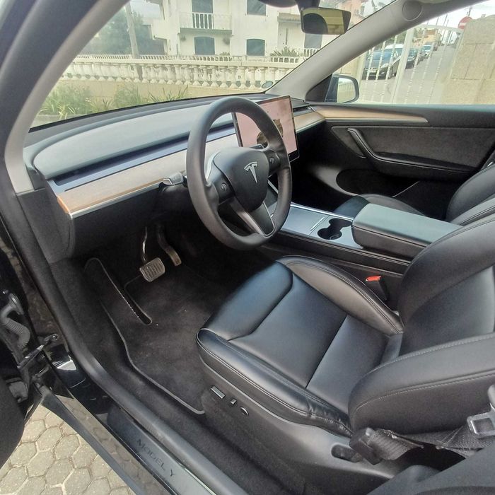 Tesla Model Y — fotografia 8