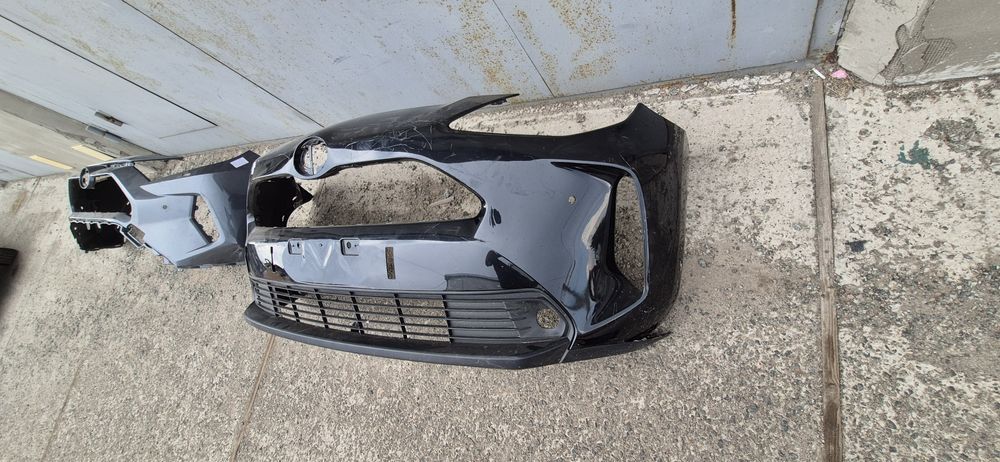 Бампер передній Тойота Яріс Toyota yaris