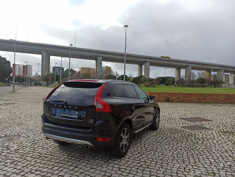 Volvo XC60 D5 205cv AWD Summum - Nacional - Histórico Volvo