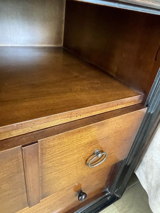 Cama de Casal e Mesas de Cabeceira