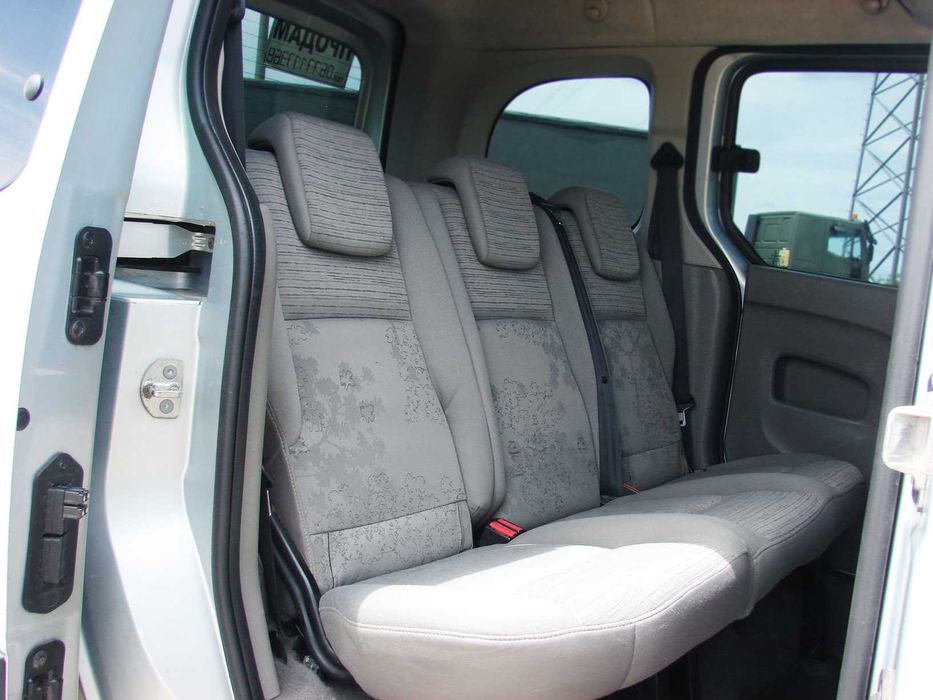 Renault Kangoo заводской пассажир 1.5 дизель механика 6-ст 2008 год