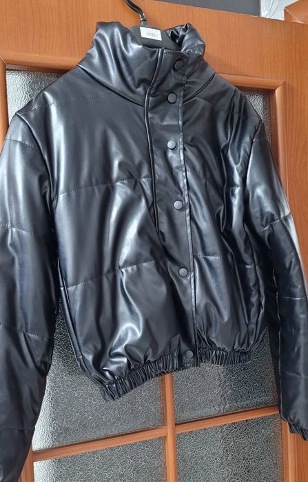 Продам женские куртки