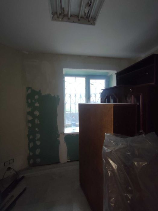 Продаж комерційного призначення в житловому будинку