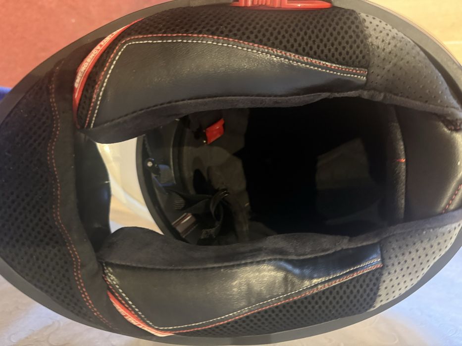 Capacete Integral CMS GTR – Preto, Branco e Vermelho (Tamanho XL)