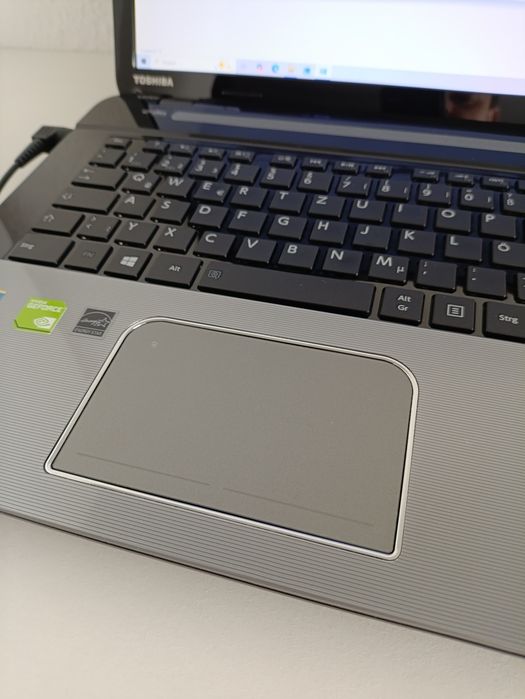 Toshiba satellite L70 A core i7  ноутбук