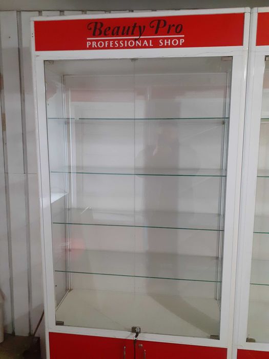 Шкаф-витрина двухстворчатый