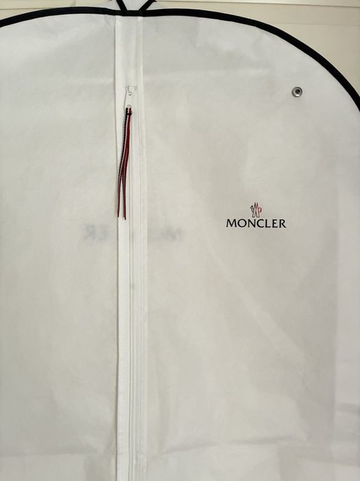 Moncler pokrowiec 110 cm