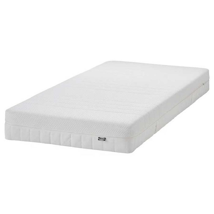 Estrutura de cama alta com colchão