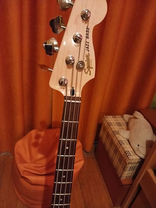 Baixo Squier Jazz Bass