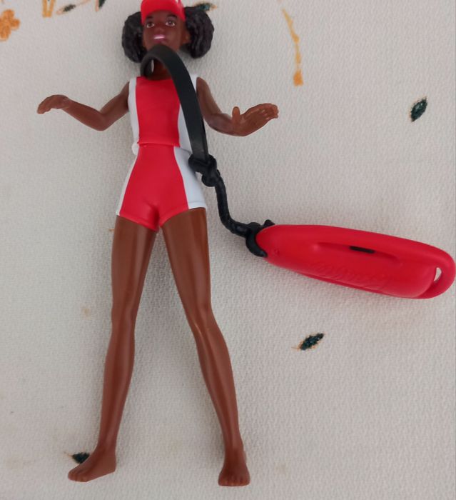Barbie Nadadora Salvadora do Kinder
