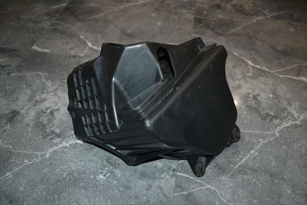 BMW E90 E91 E81 E87 E82 OBUDOWA FILTRA POWIETRZA 753659403 7536594-03