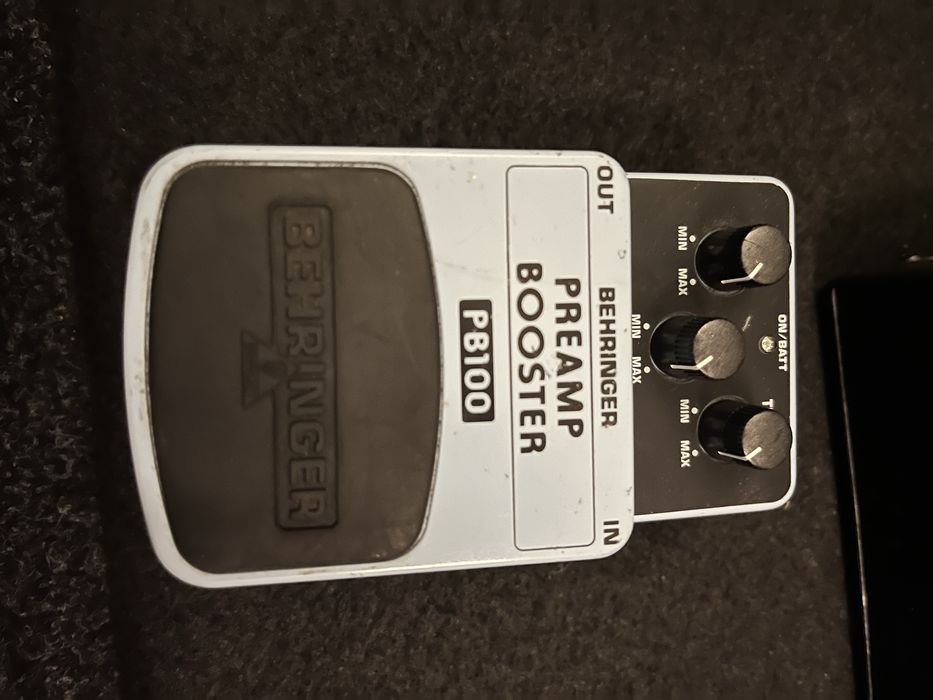 Pedal behringer booster pb 100