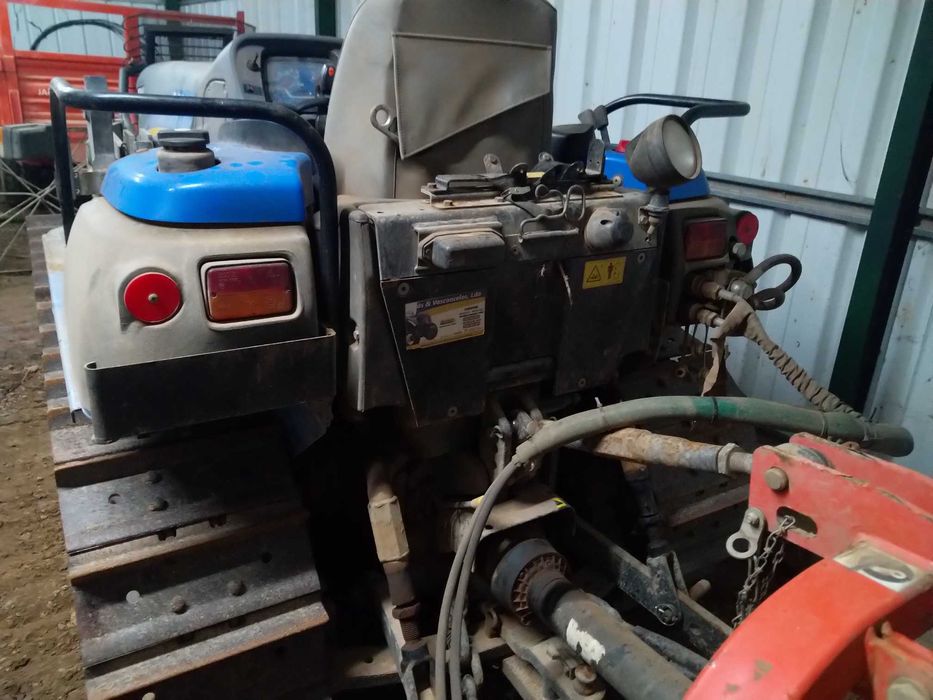 Trator lagartas New Holland TK4040