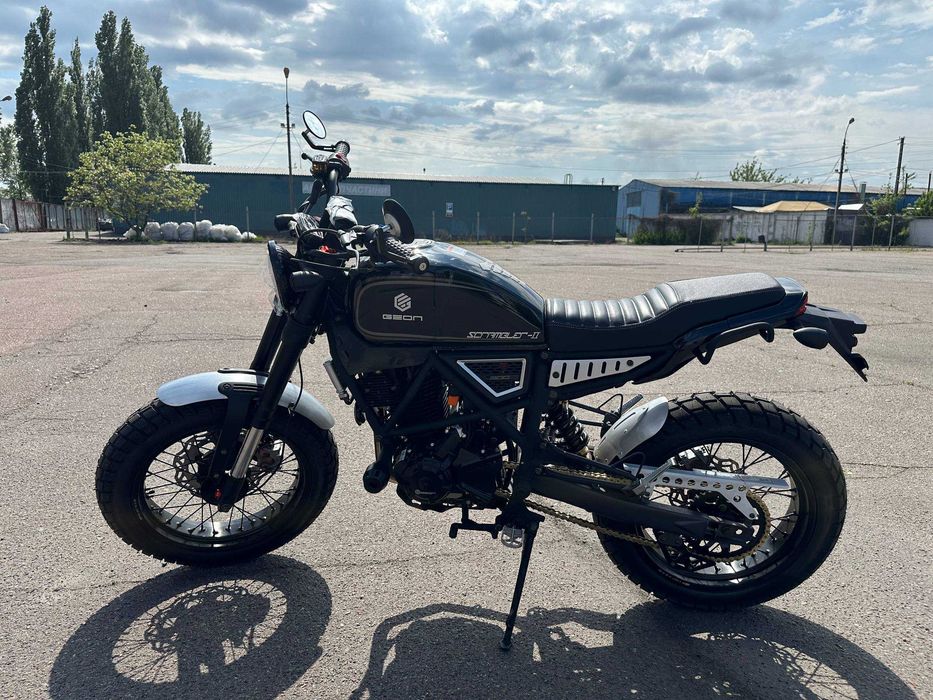 Мотоцикл GEON SCRAMBLER (300 FE 17/17 МКПП 6 II)