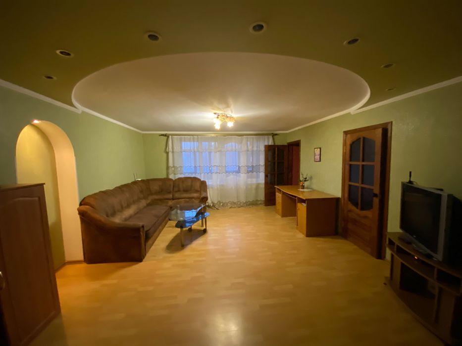 Подобова оренда 4-х кімнатної квартири